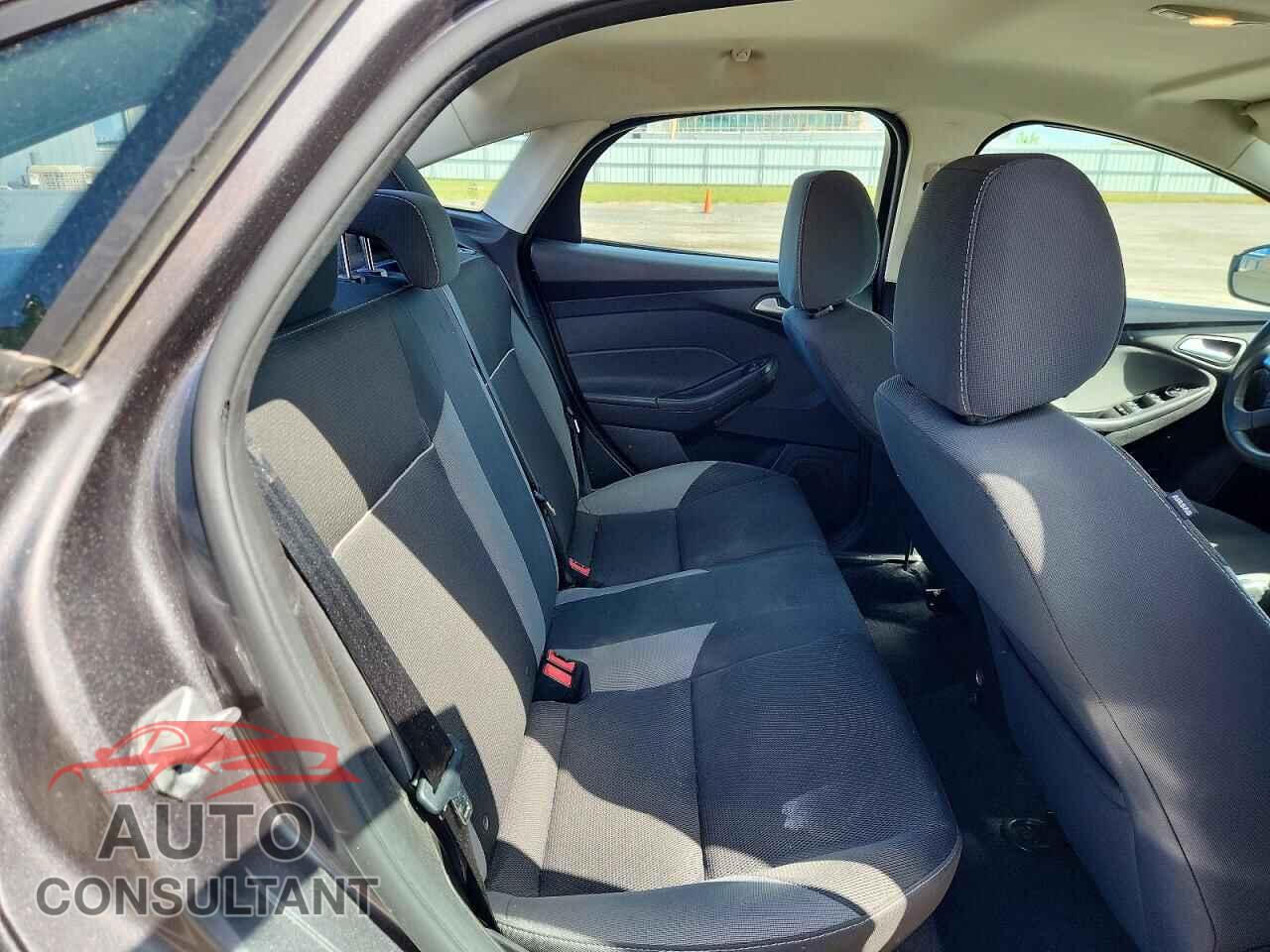 FORD FOCUS 2014 - 1FADP3F2XEL292601