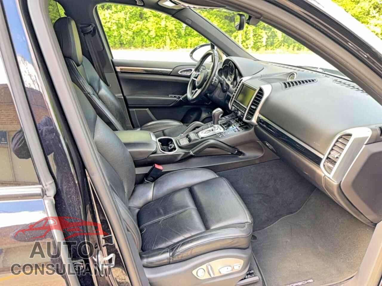 PORSCHE CAYENNE 2016 - WP1AE2A29GLA17811