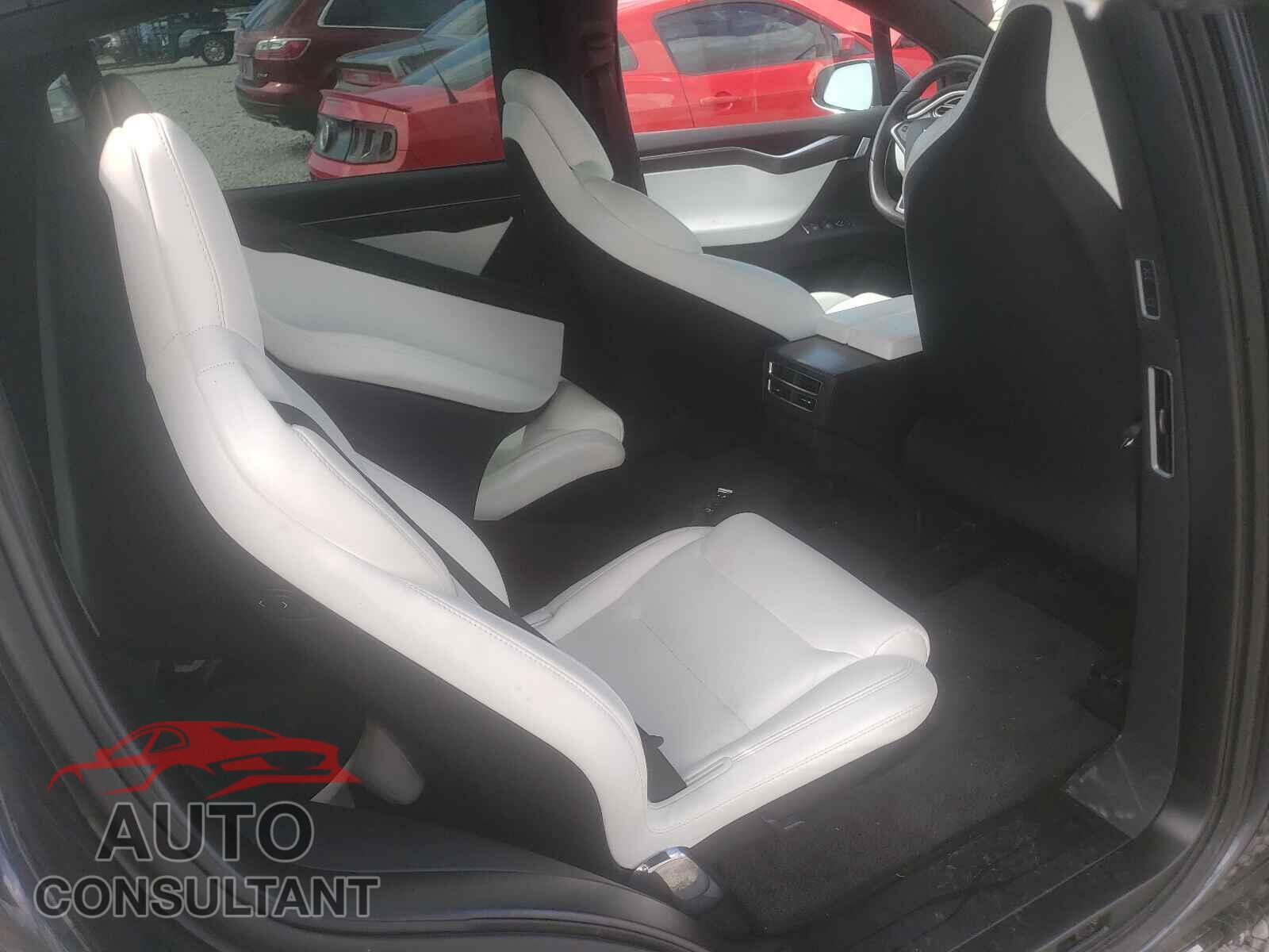 TESLA MODEL X 2017 - 5YJXCBE4XHF048793