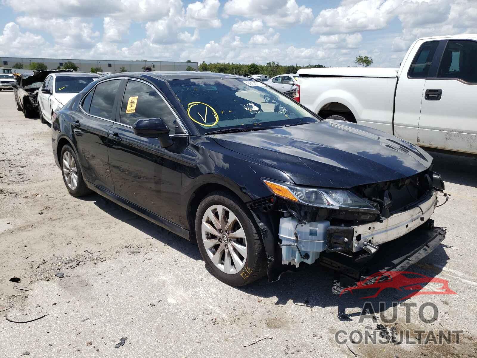 TOYOTA CAMRY 2018 - 4T1B11HK6JU581835