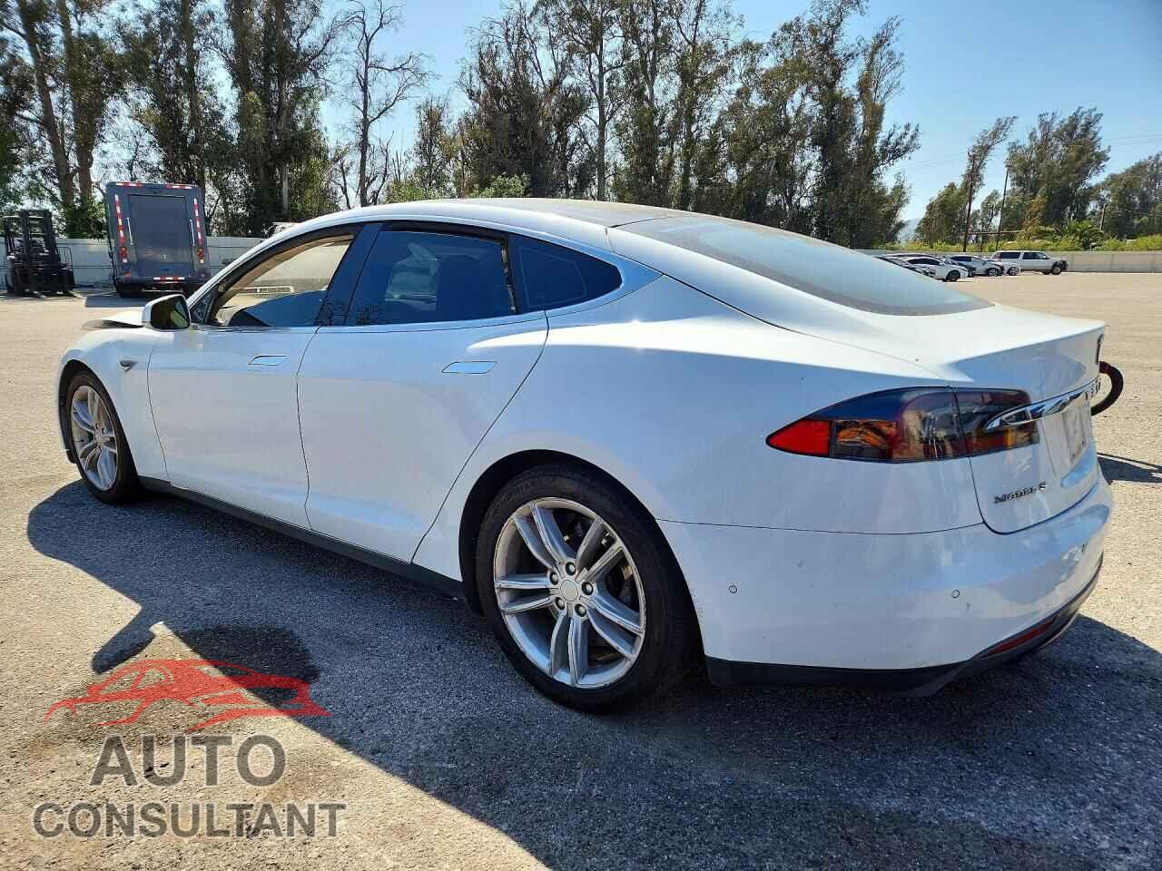TESLA MODEL S 2015 - 5YJSA1E23FF109097