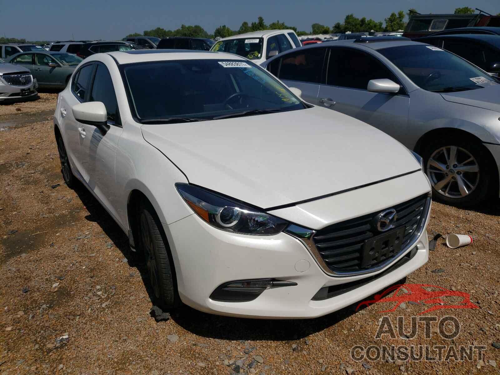 MAZDA 3 2018 - 3MZBN1L38JM268148