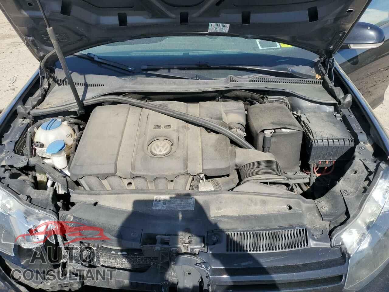 VOLKSWAGEN JETTA 2011 - 3VWPZ7AJ7BM677760