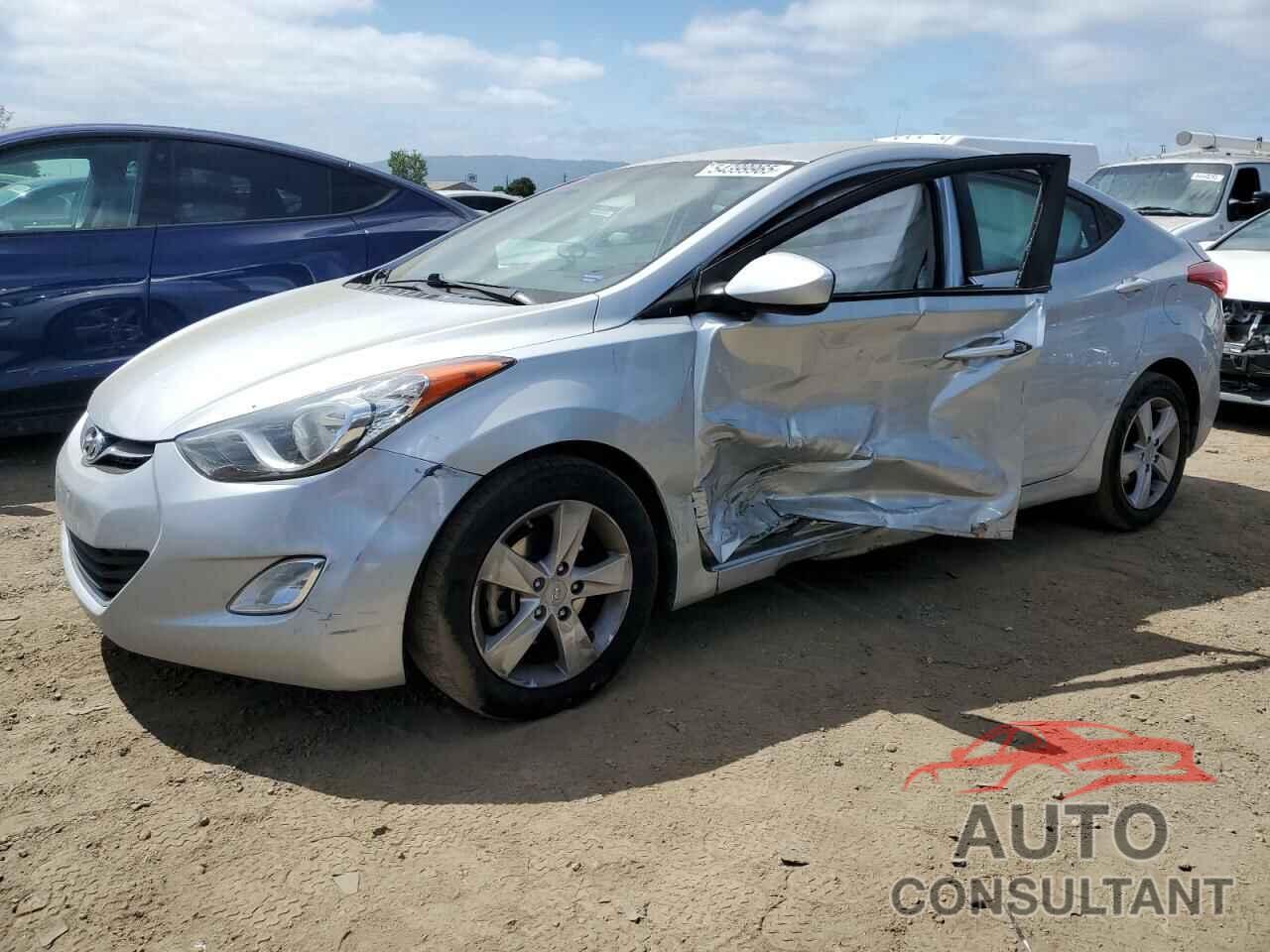 HYUNDAI ELANTRA 2013 - 5NPDH4AE5DH277053