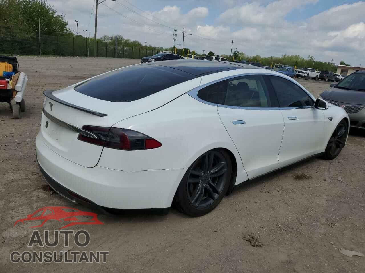 TESLA MODEL S 2013 - 5YJSA1CG4DFP14791
