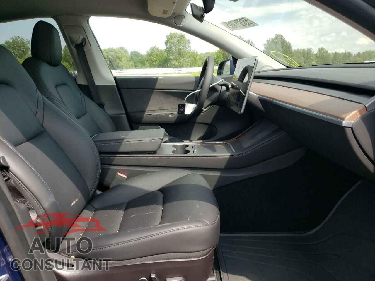 TESLA MODEL Y 2021 - 5YJYGDEE2MF140813