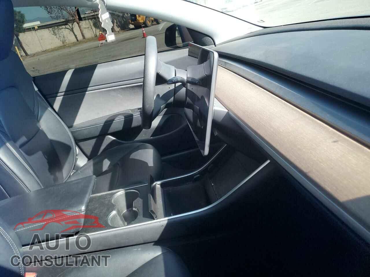 TESLA MODEL 3 2018 - 5YJ3E1EA5JF075964