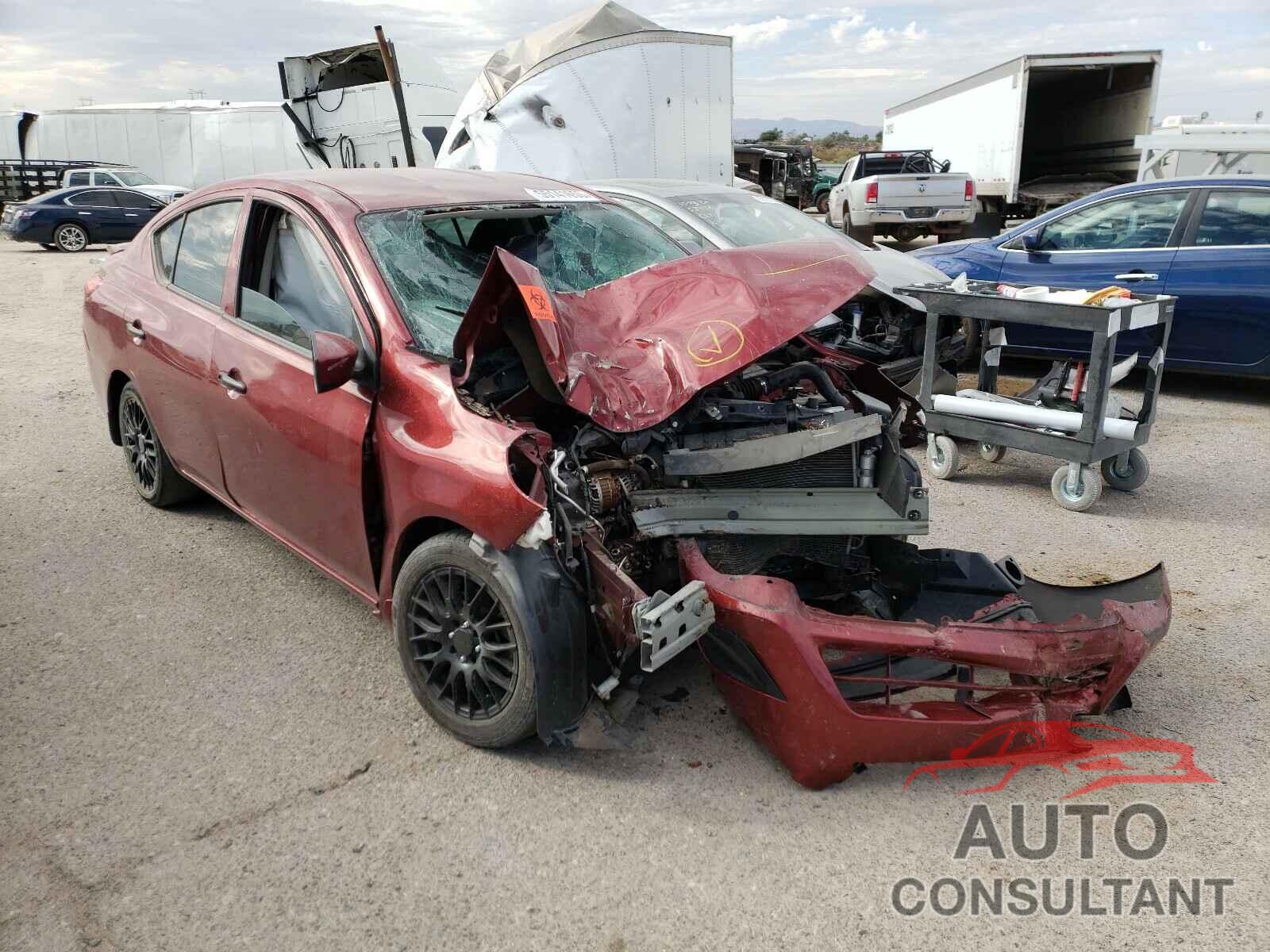 NISSAN VERSA 2018 - 3N1CN7AP2JL859634