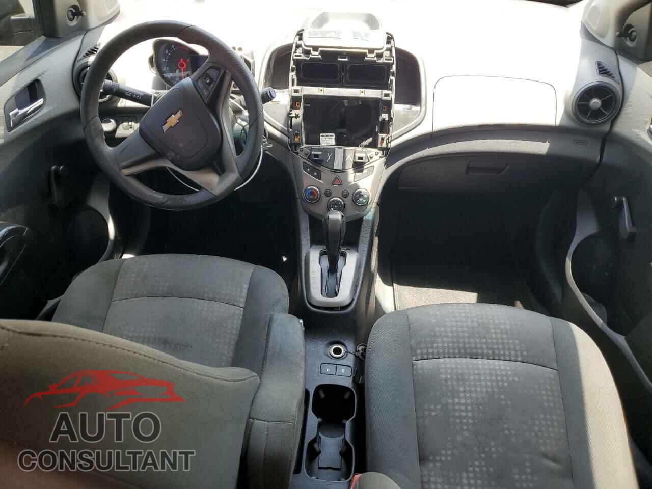 CHEVROLET SONIC 2013 - 1G1JA6SH2D4136905