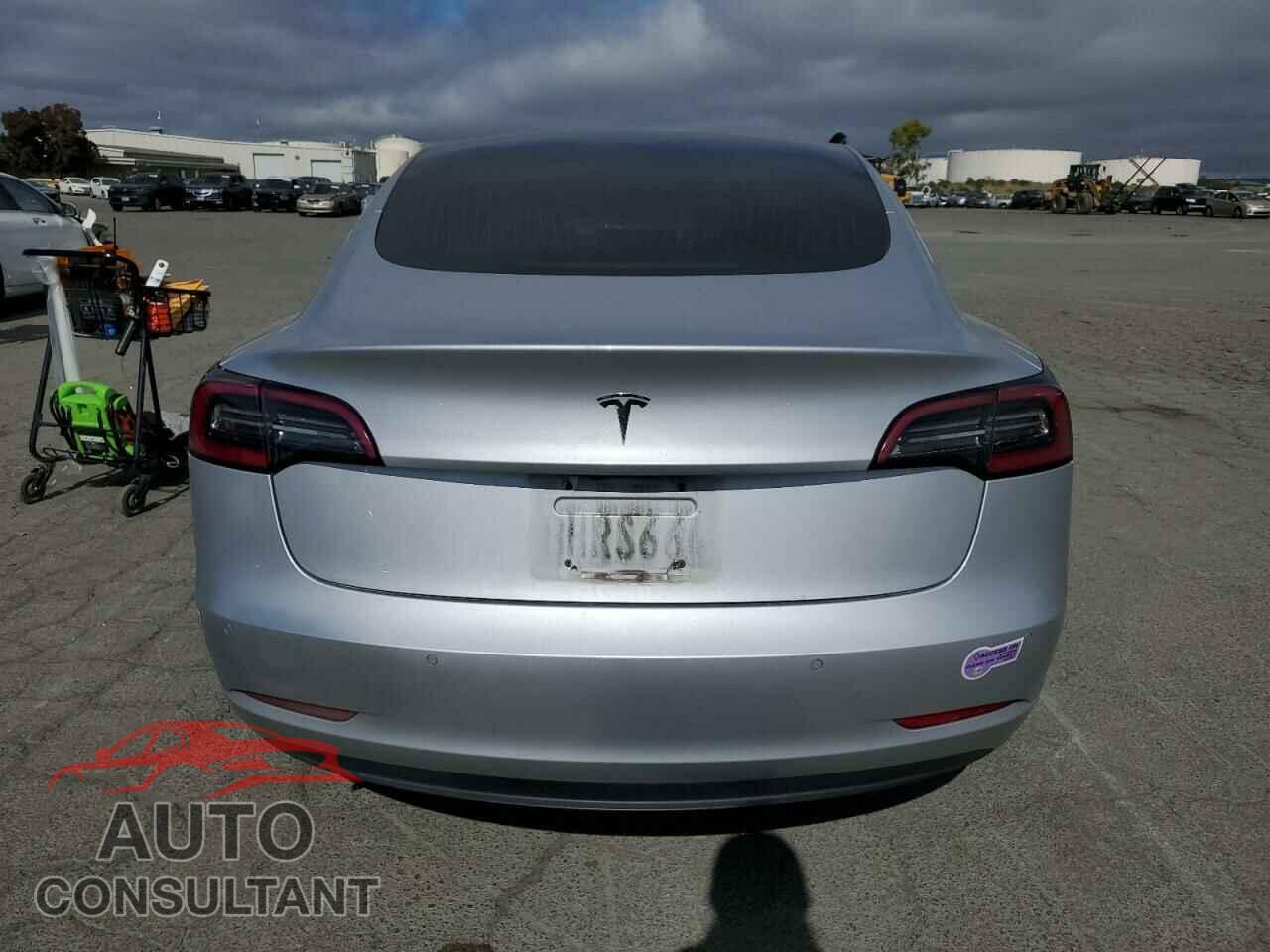 TESLA MODEL 3 2018 - 5YJ3E1EAXJF098463