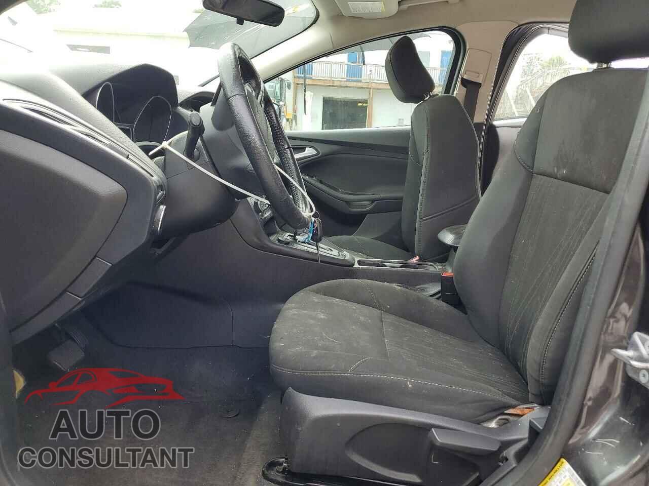 FORD FOCUS 2018 - 1FADP3FE3JL268046