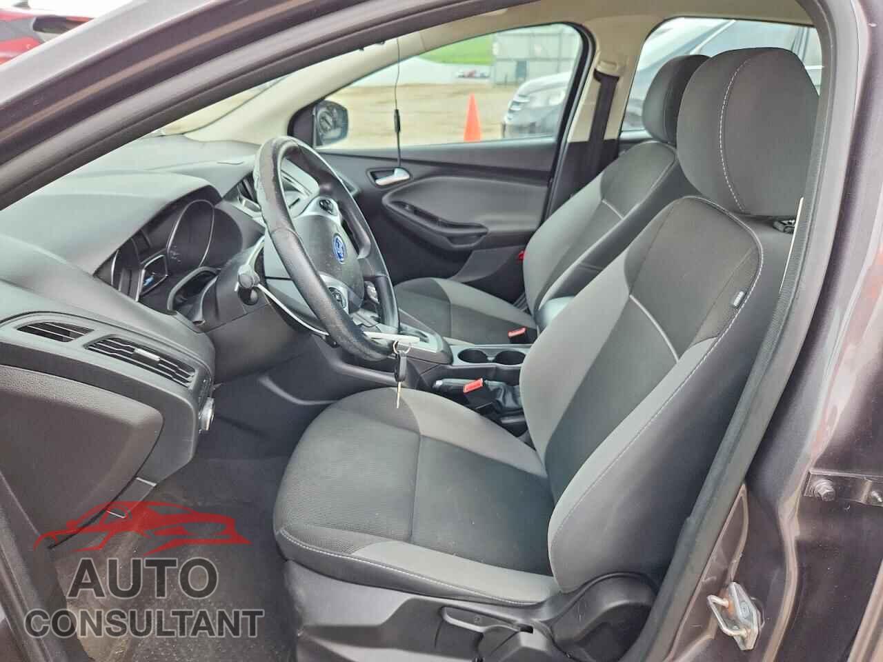 FORD FOCUS 2014 - 1FADP3F22EL393454