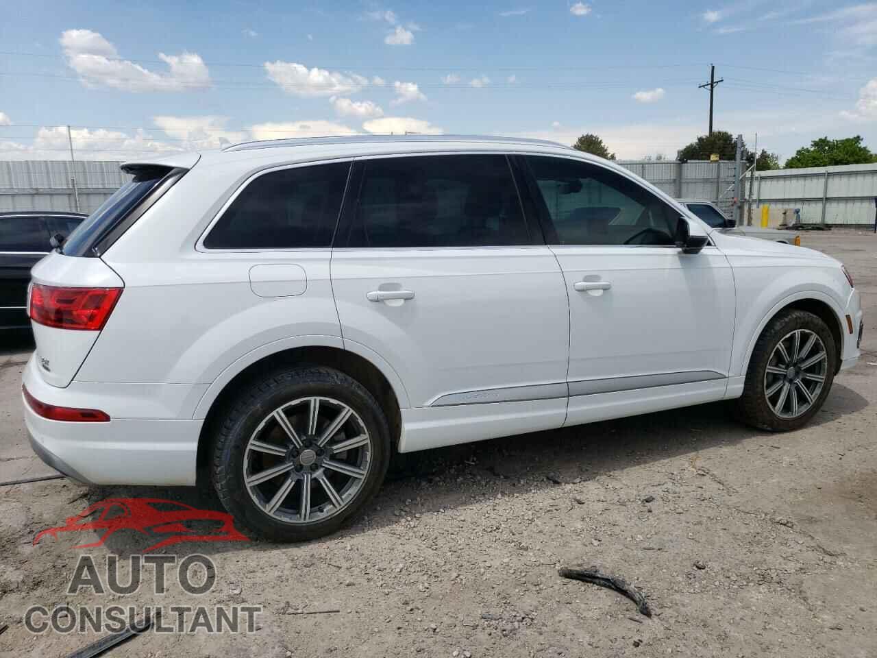 AUDI Q7 2018 - WA1VAAF78JD022099
