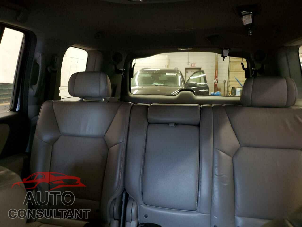 HONDA PILOT 2011 - 5FNYF4H62BB040649