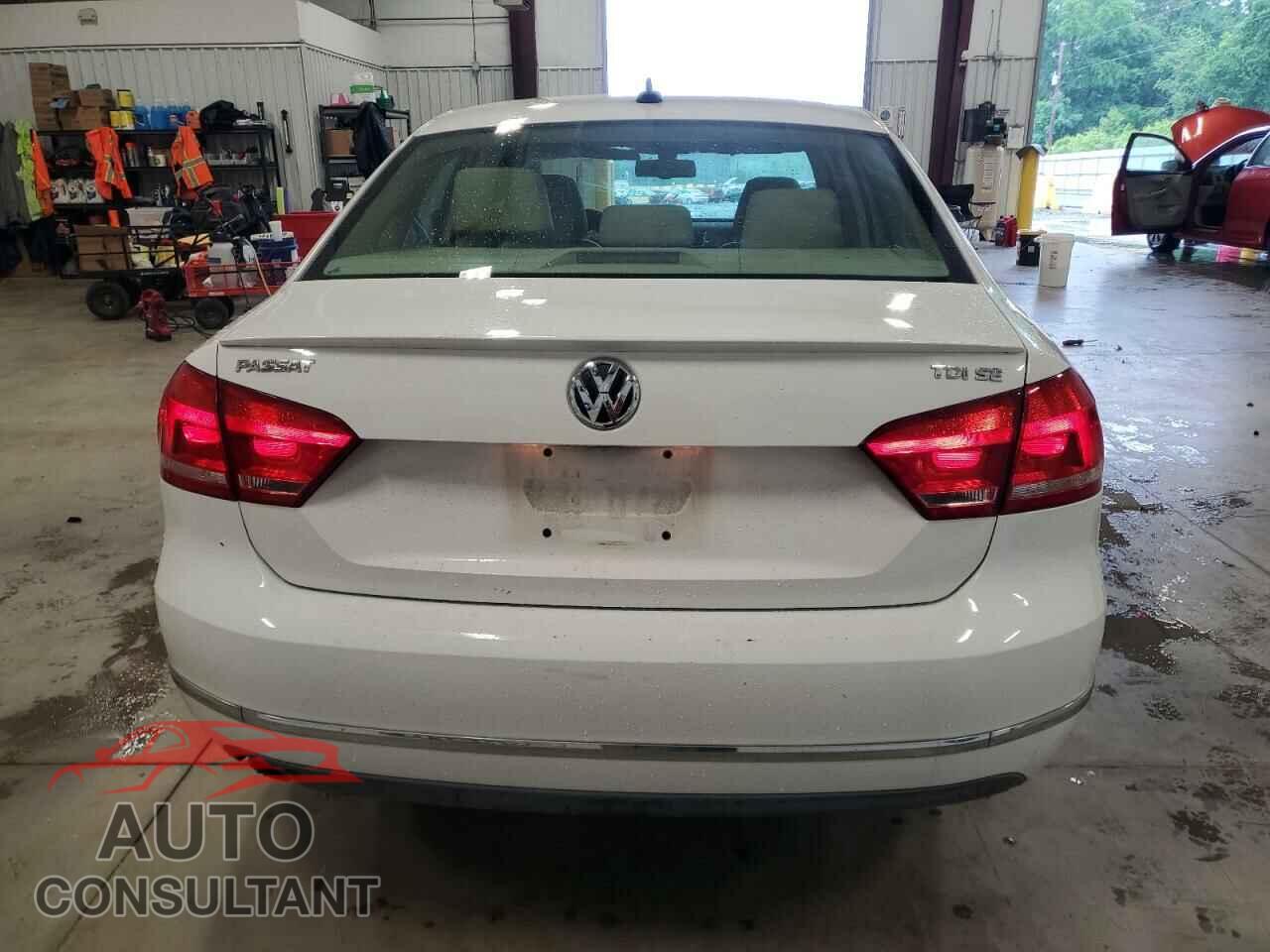 VOLKSWAGEN PASSAT 2012 - 1VWBN7A32CC075780