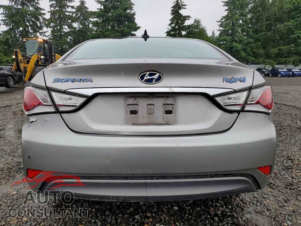 HYUNDAI SONATA 2011 - KMHEC4A47BA015528