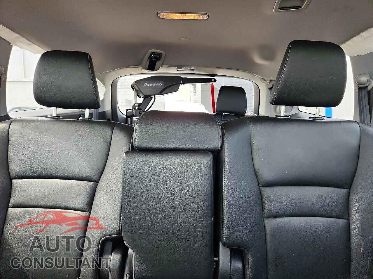 HONDA PILOT 2019 - 5FNYF6H9XKB073209