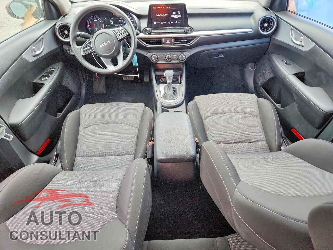 KIA FORTE 2023 - 3KPF24AD1PE571446