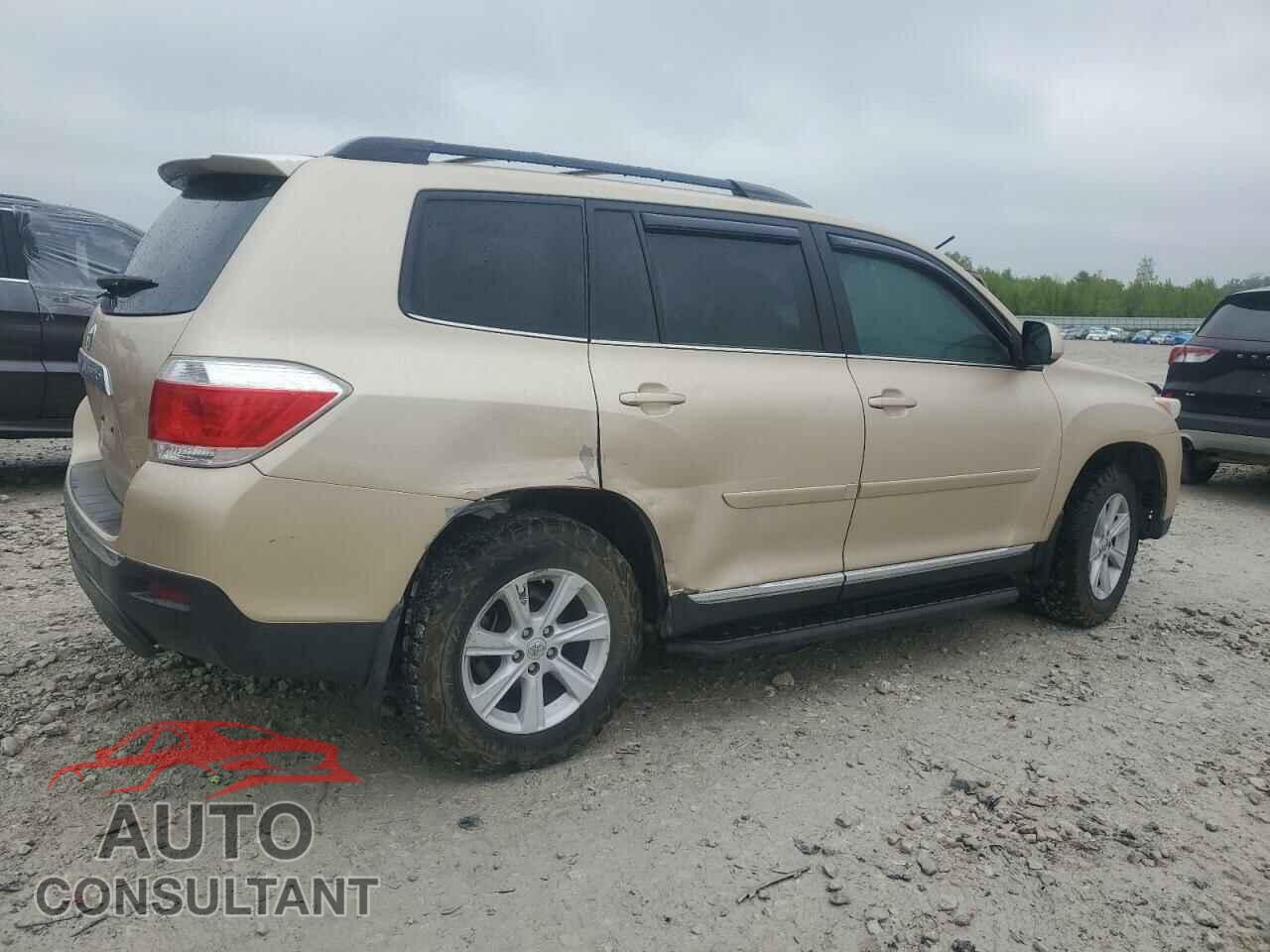 TOYOTA HIGHLANDER 2013 - 5TDBK3EH0DS256922