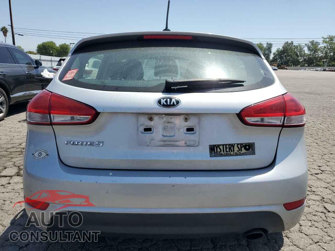 KIA FORTE 2017 - KNAFK5A83H5692367