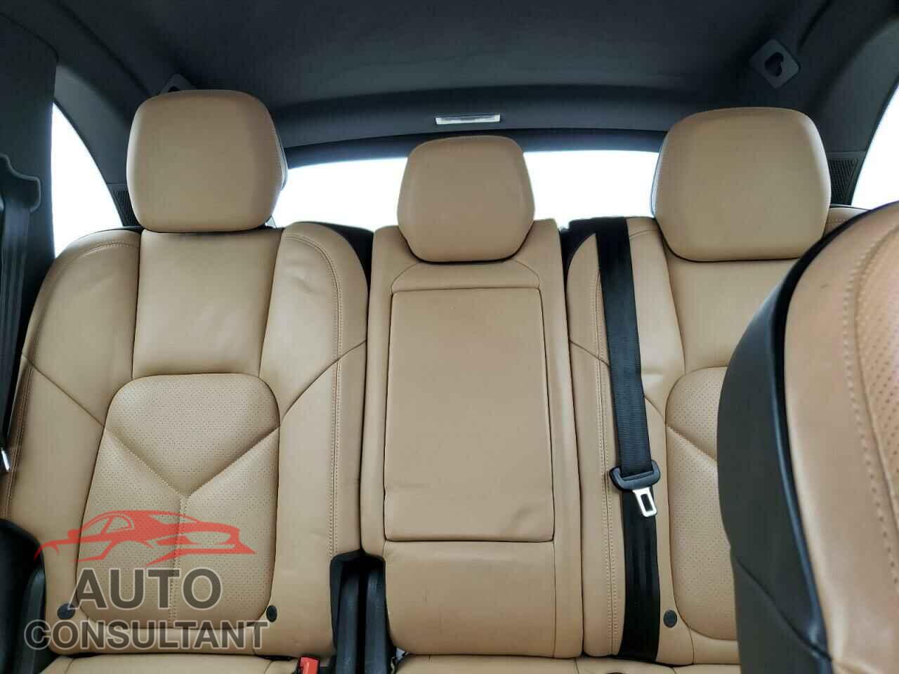 PORSCHE CAYENNE 2016 - WP1AA2A21GKA11194