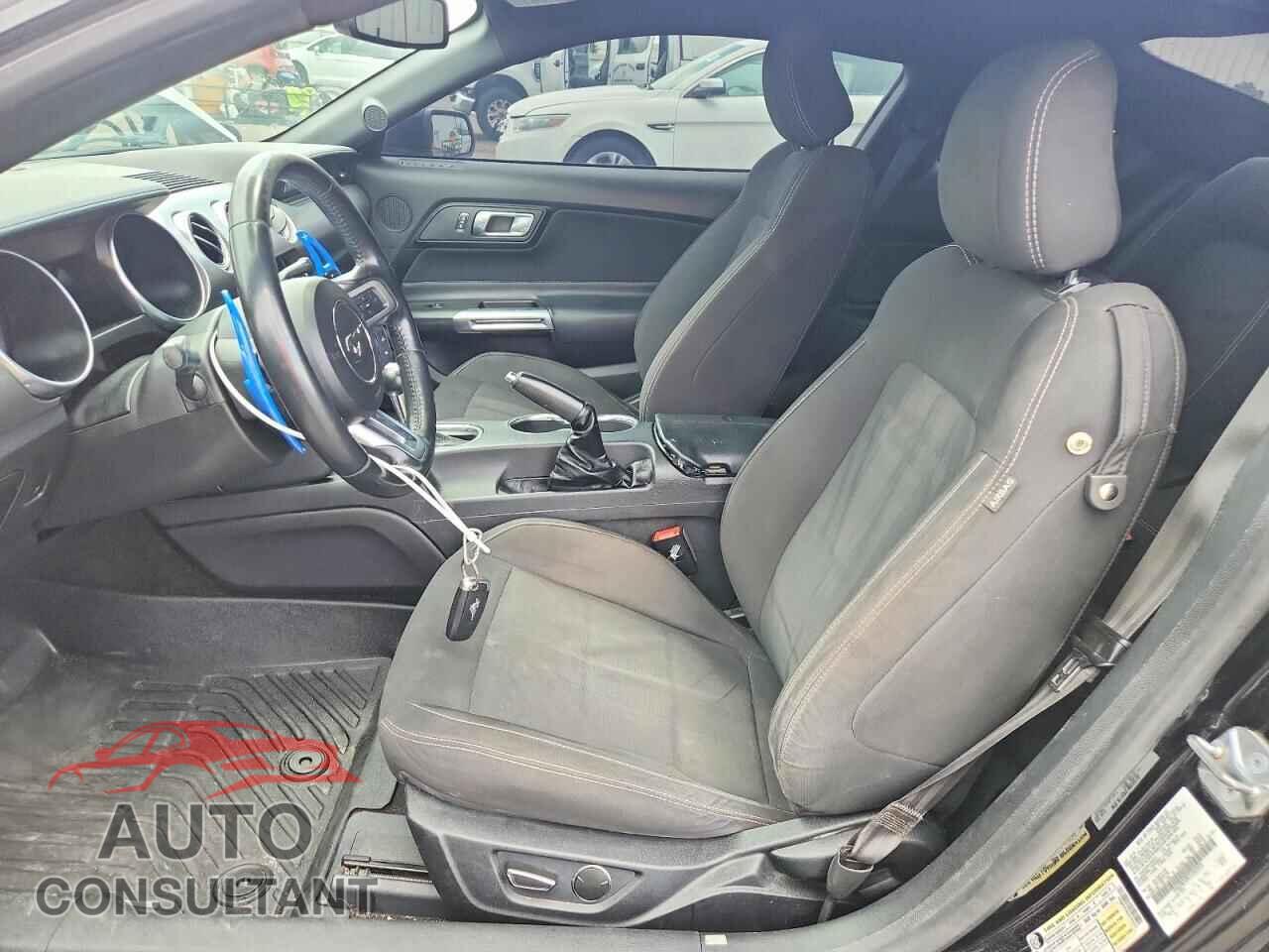 FORD MUSTANG 2018 - 1FA6P8TH9J5183253