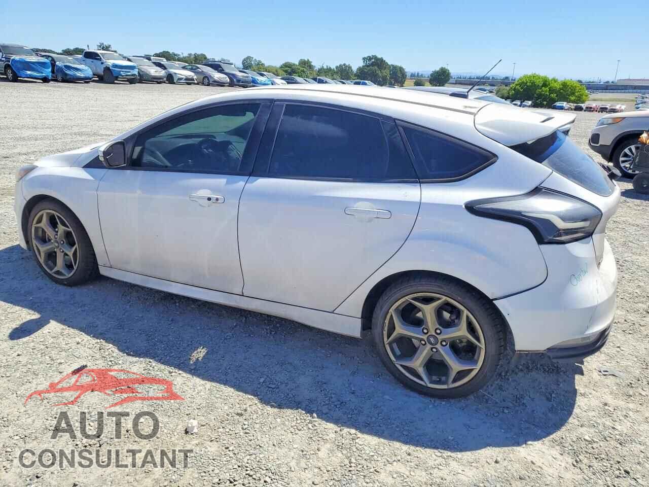 FORD FOCUS 2017 - 1FADP3L93HL292946