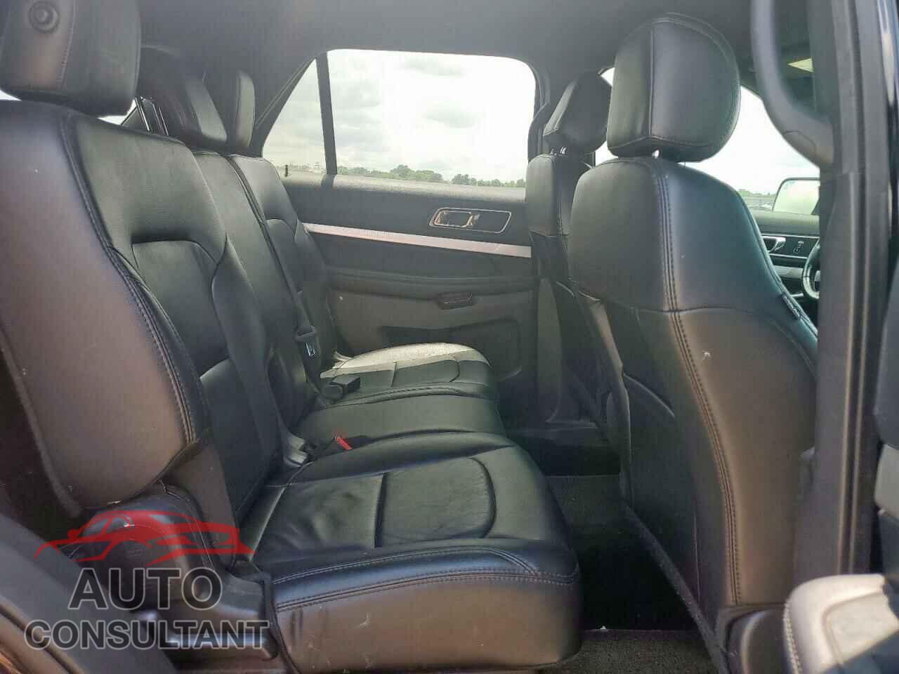 FORD EXPLORER 2017 - 1FM5K7D88HGC53901