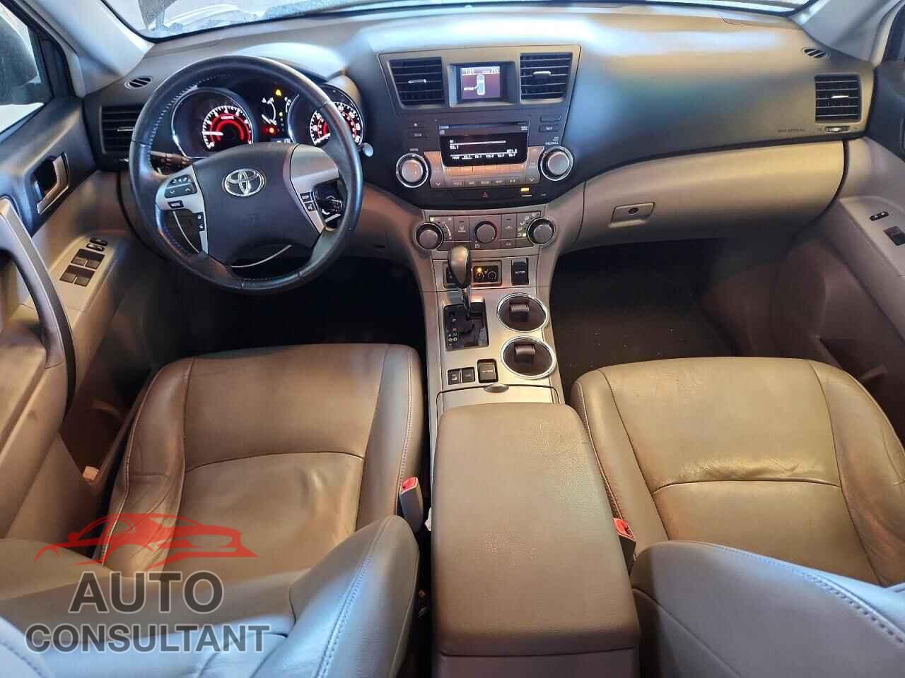 TOYOTA HIGHLANDER 2011 - 5TDBK3EH0BS066289