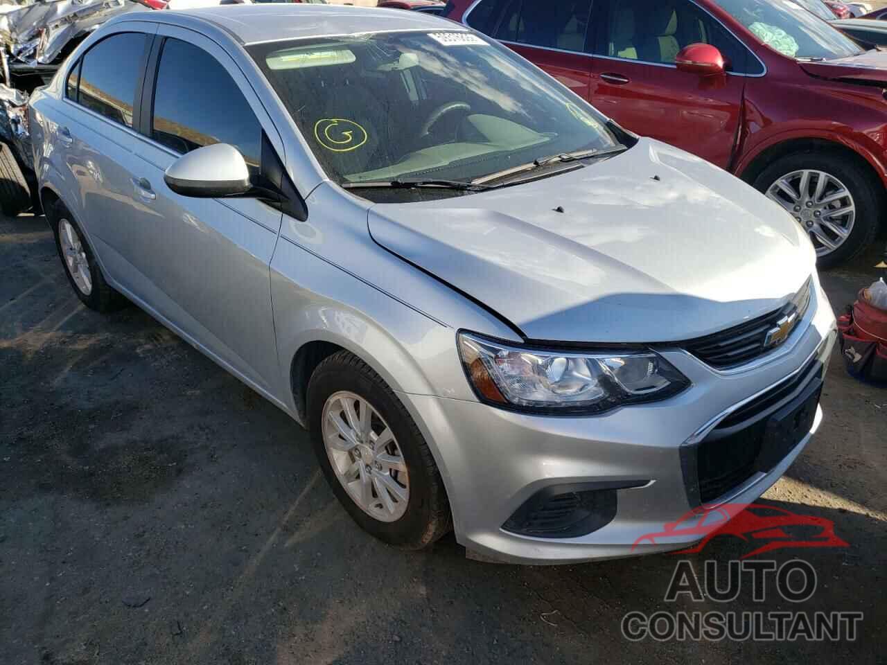 CHEVROLET SONIC 2018 - 1G1JD5SH8J4109513