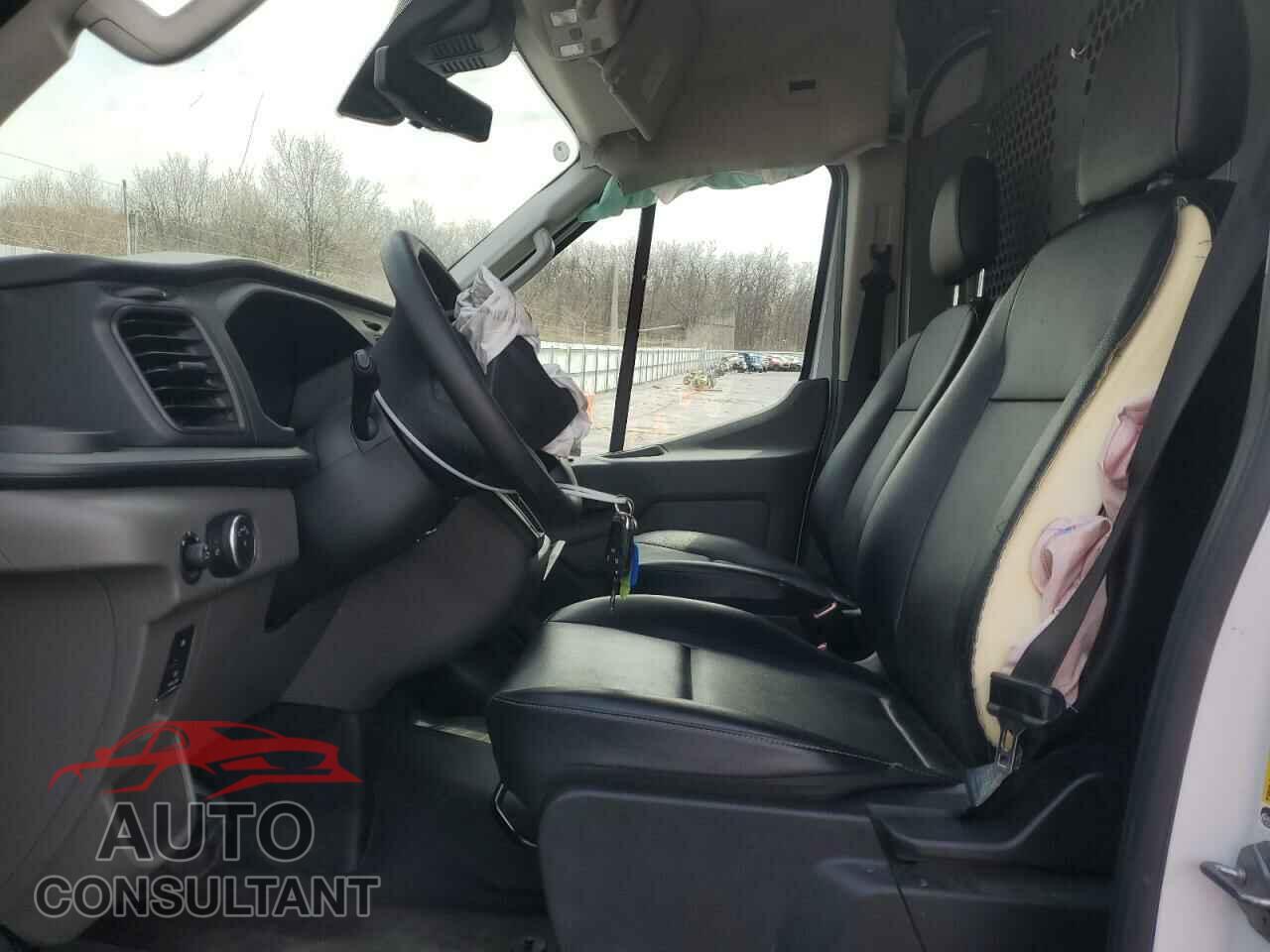 FORD TRANSIT 2023 - 1FTBR2C80PKB31083