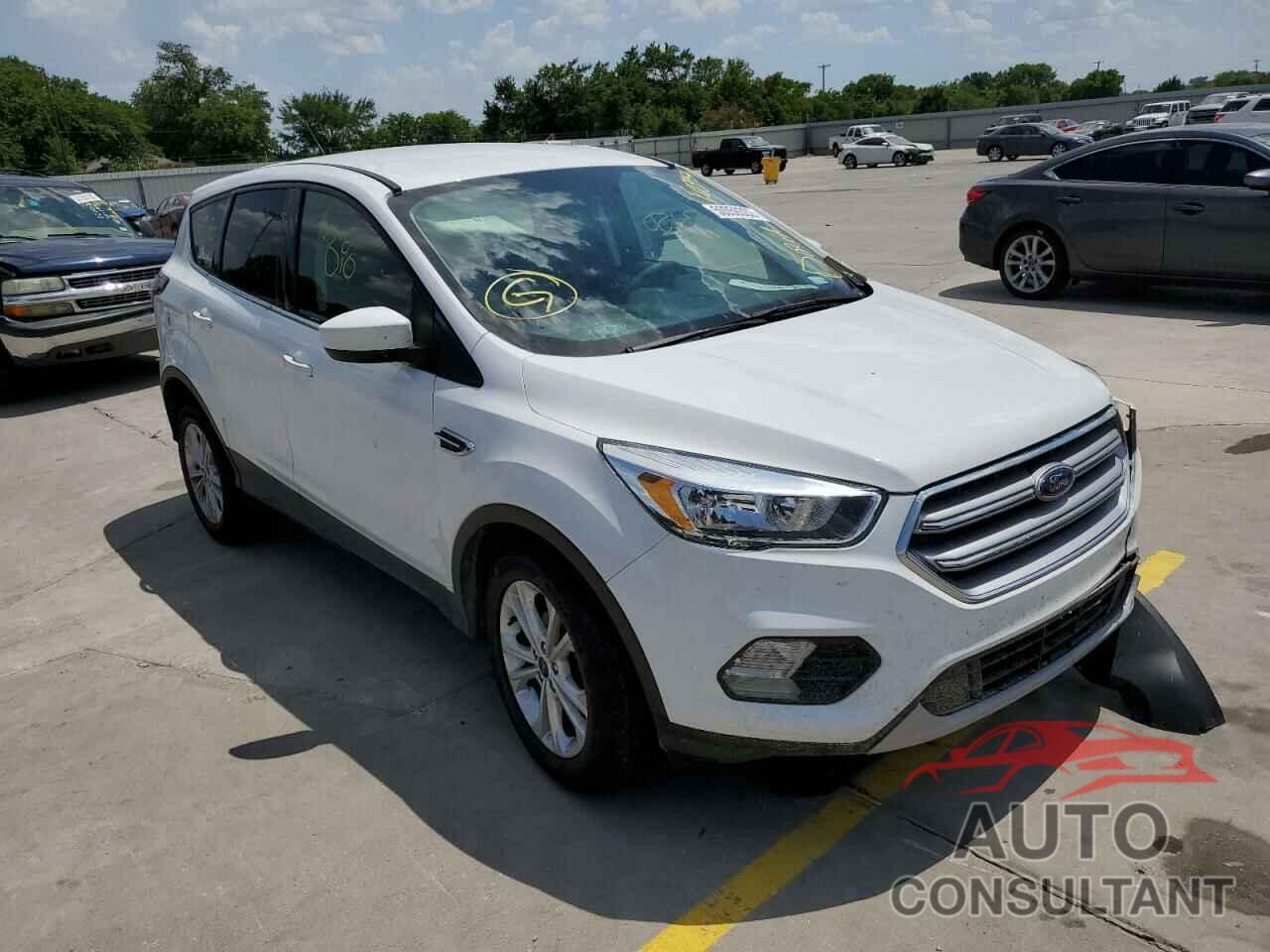 FORD ESCAPE 2017 - 1FMCU0GD9HUE03954