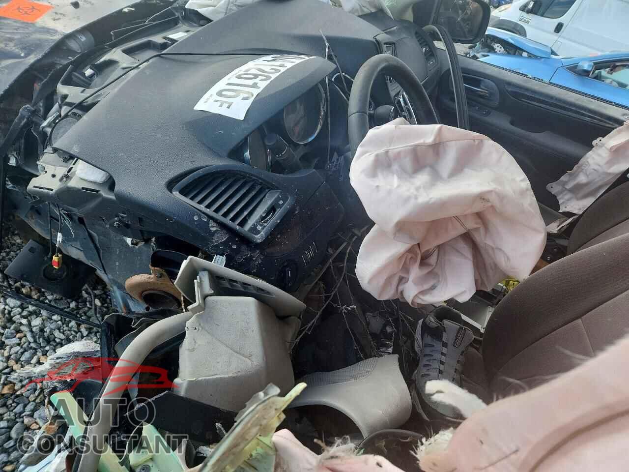 DODGE CARAVAN 2011 - 2D4RN5DGXBR606169