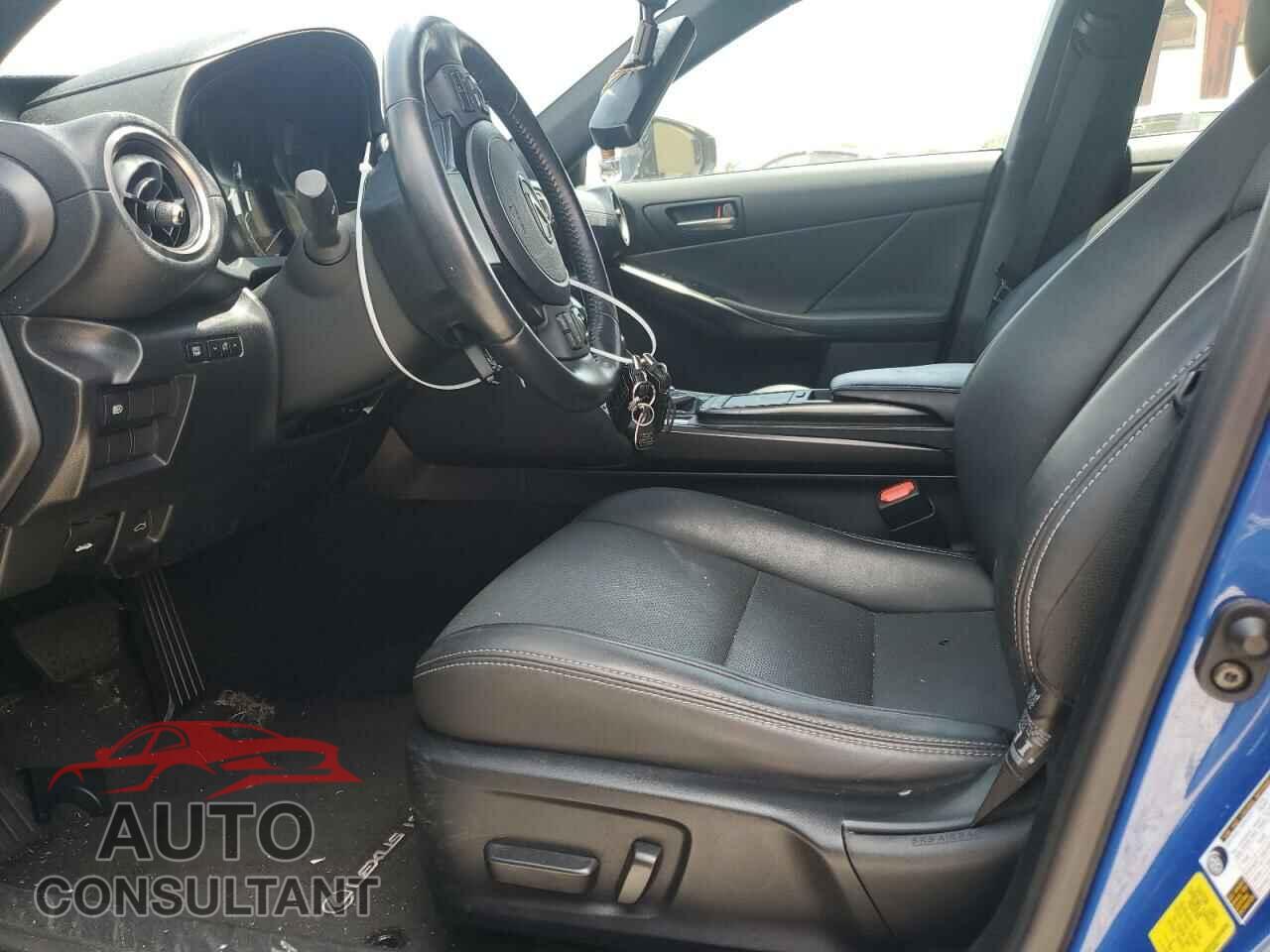 LEXUS IS 2021 - JTHCA1D22M5114939