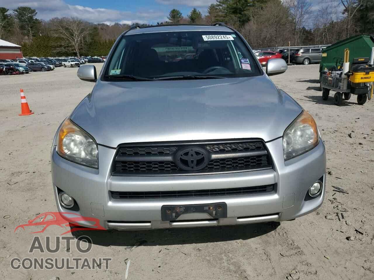 TOYOTA RAV4 2011 - JTMRF4DV1B5043237