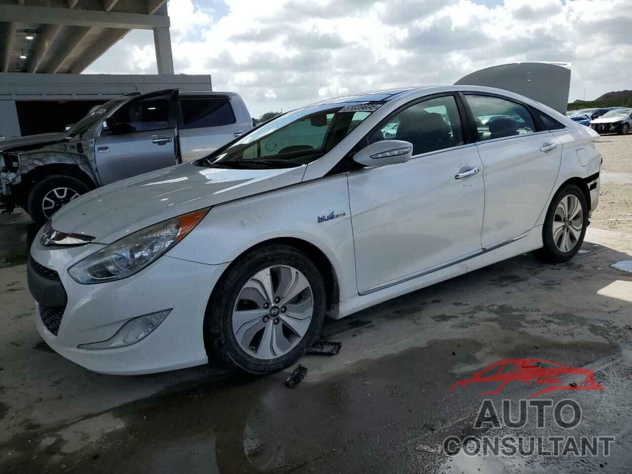 HYUNDAI SONATA 2015 - KMHEC4A46FA130708