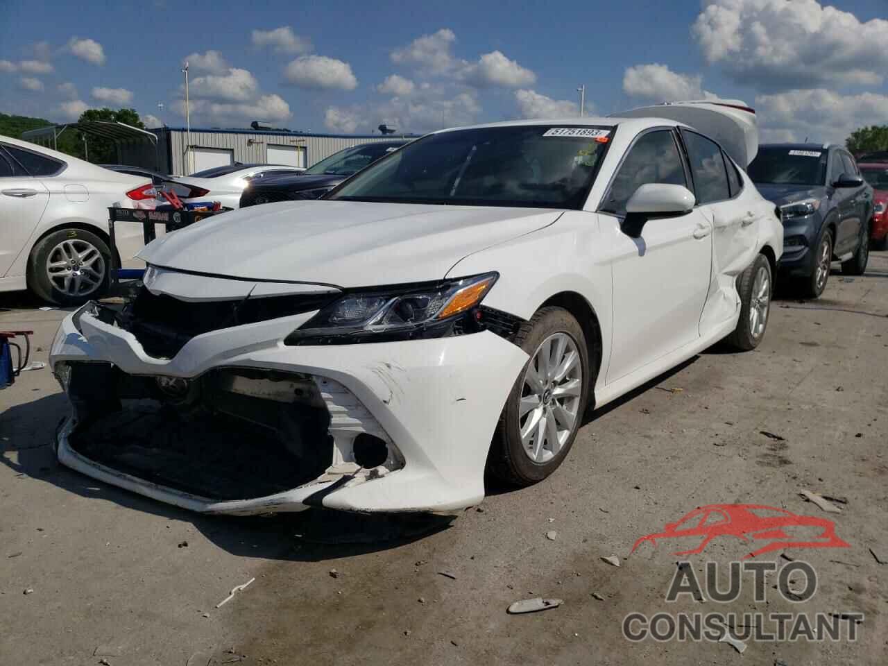 TOYOTA CAMRY 2018 - 4T1B11HK1JU594301