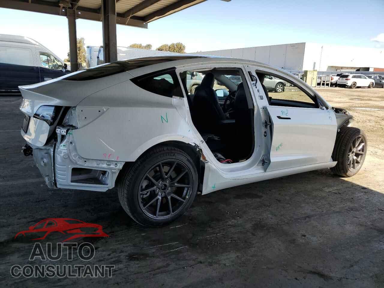 TESLA MODEL 3 2023 - 5YJ3E1EA2PF490300