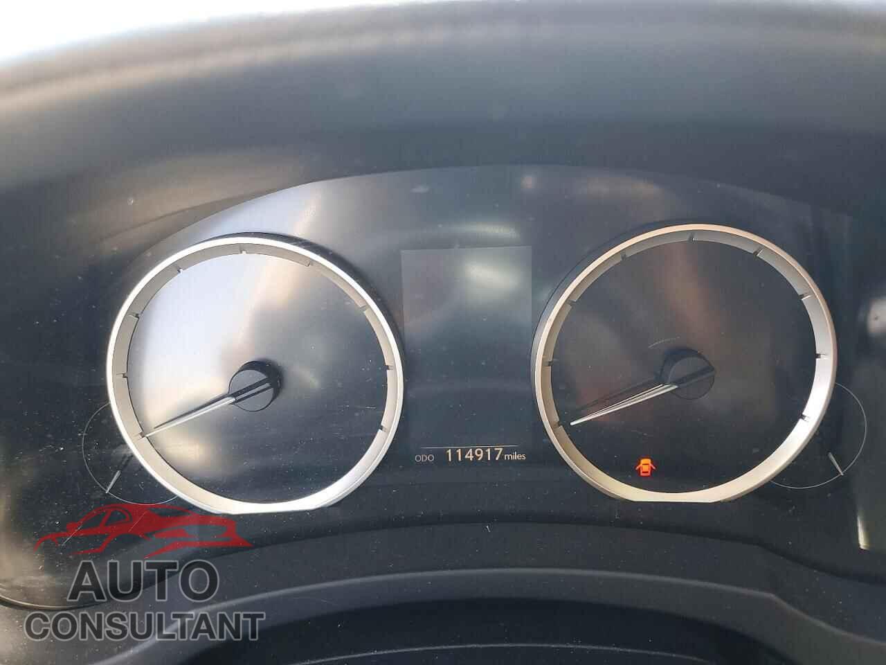 LEXUS IS 2015 - JTHBF1D20F5049024