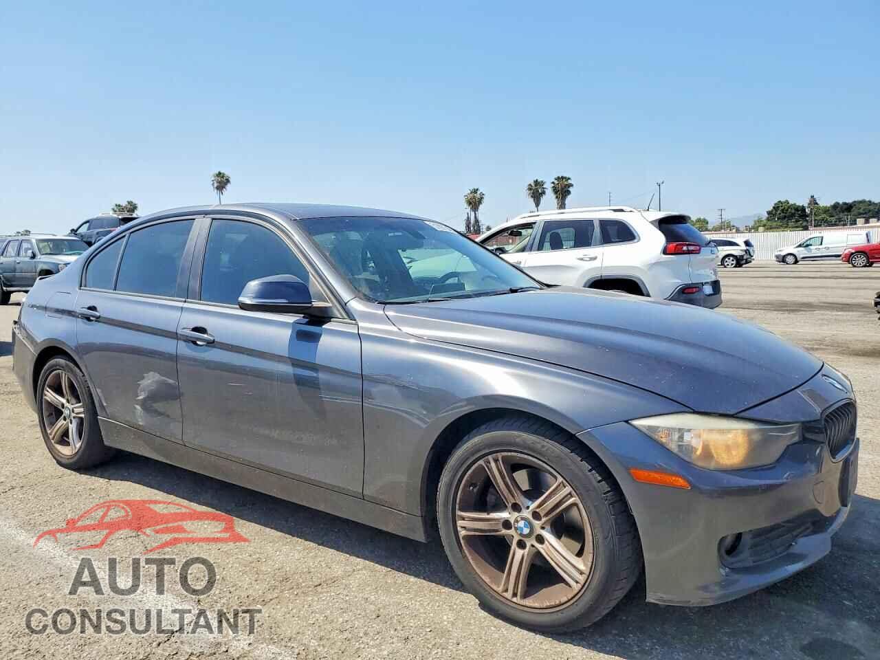 BMW 3 SERIES 2013 - WBA3C3C55DF978782