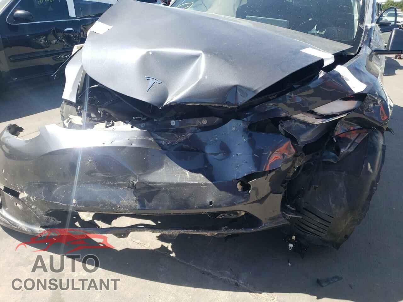 TESLA MODEL Y 2021 - 5YJYGAEE9MF149961