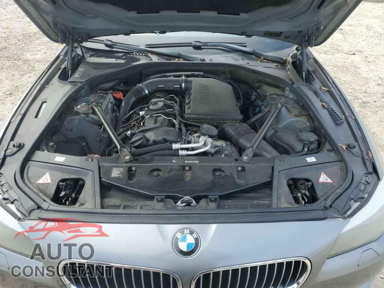 BMW 5 SERIES 2012 - WBAFR7C56CC808319