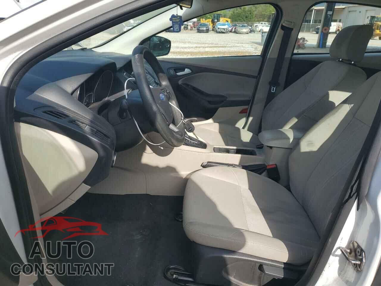 FORD FOCUS 2015 - 1FADP3F28FL243866
