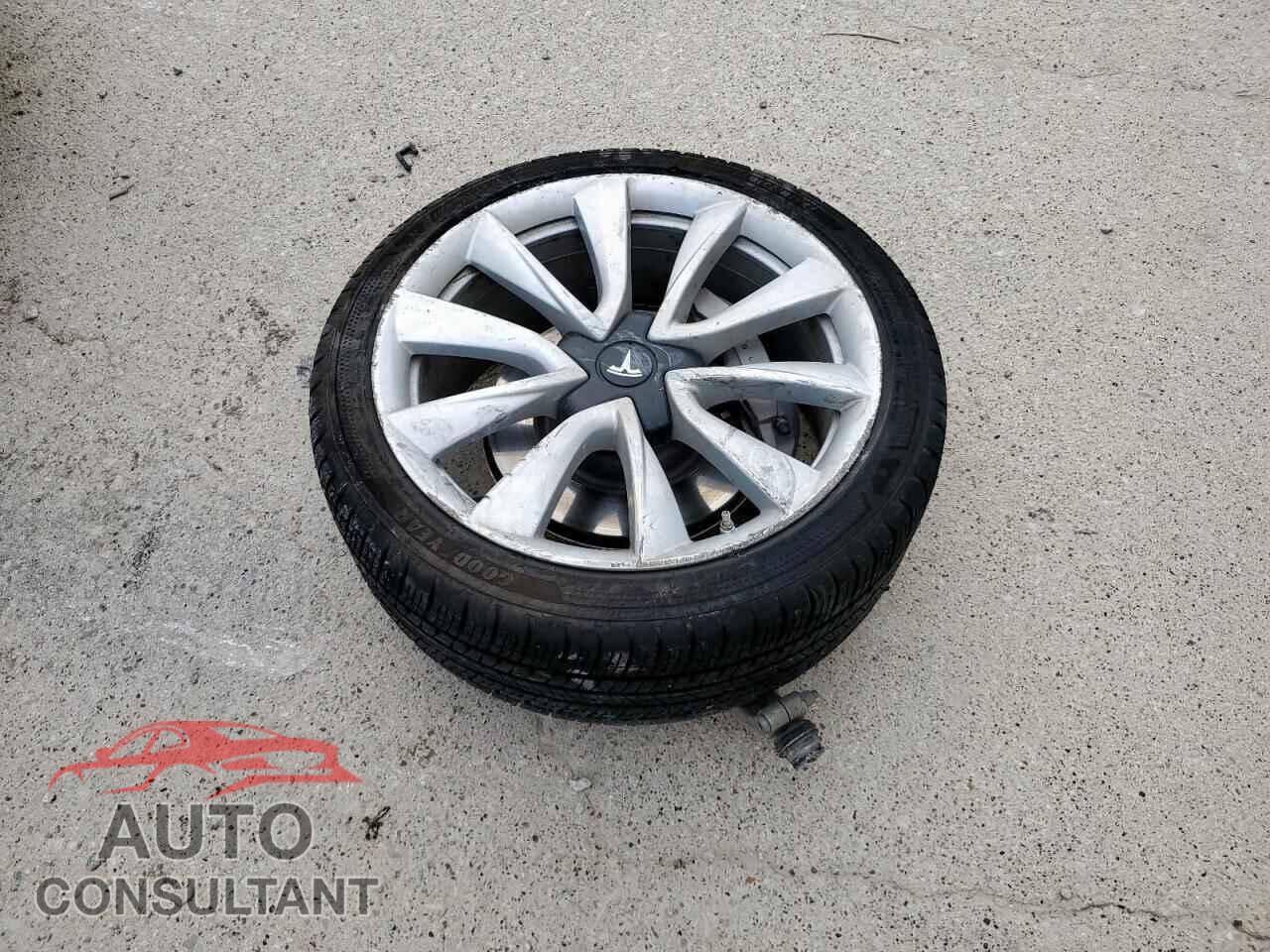 TESLA MODEL 3 2018 - 5YJ3E1EA0JF177768