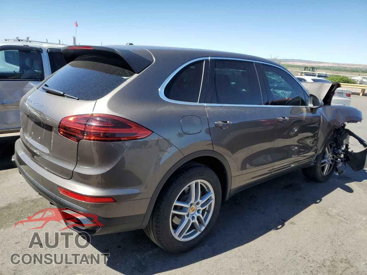 PORSCHE CAYENNE 2016 - WP1AA2A27GLA00419