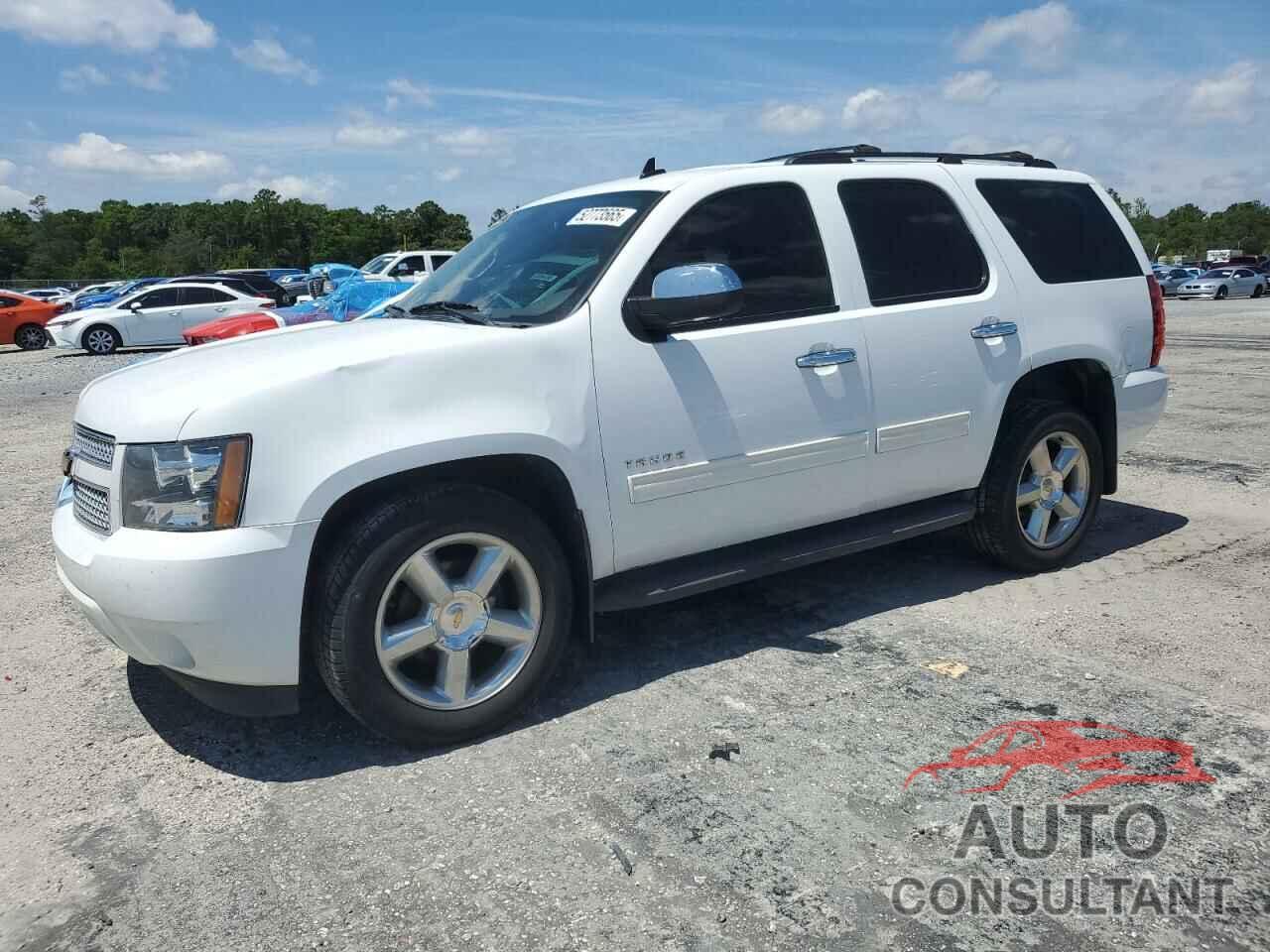 CHEVROLET TAHOE 2013 - 1GNSCAE09DR117843