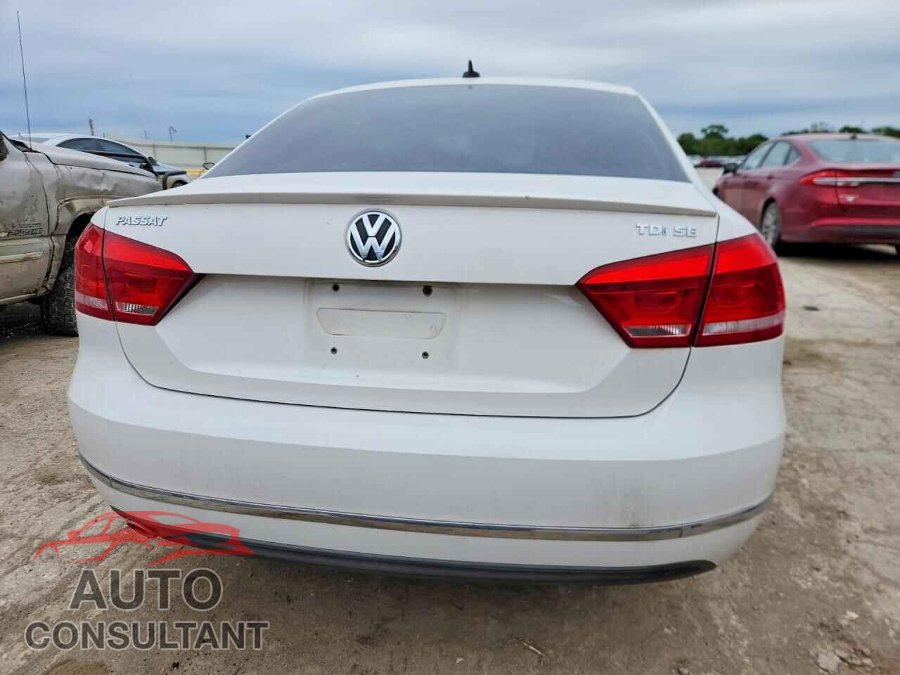 VOLKSWAGEN PASSAT 2012 - 1VWBN7A39CC036457