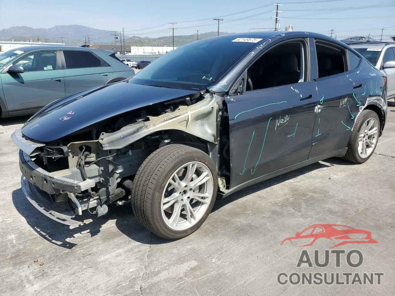 TESLA MODEL Y 2024 - 7SAYGDEE0RF024326