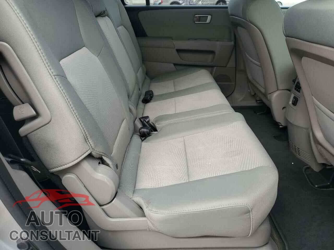 HONDA PILOT 2015 - 5FNYF3H2XFB016418