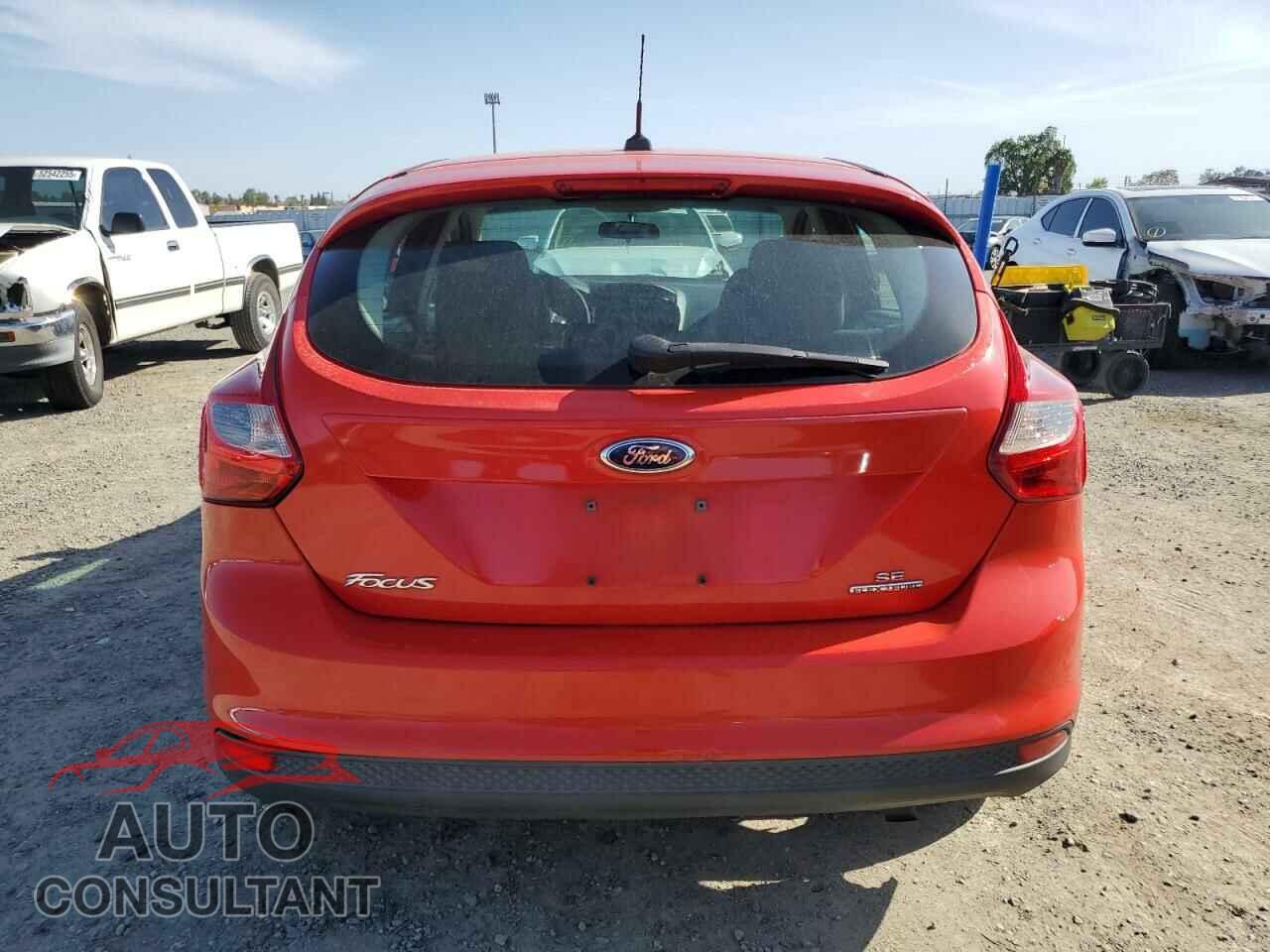 FORD FOCUS 2014 - 1FADP3K2XEL162923